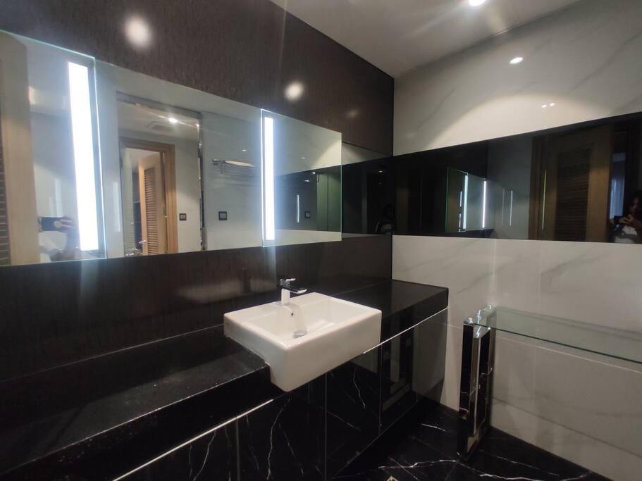 Apartment High Class 1br At One Euphoria *