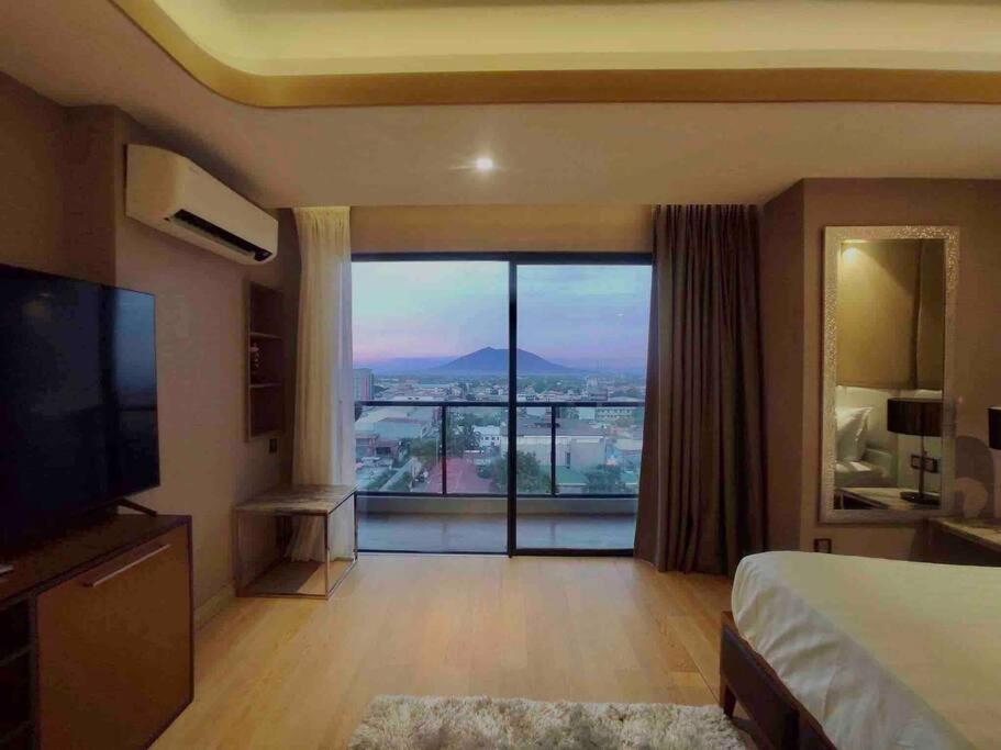 High Class 1br At One Euphoria Apartment