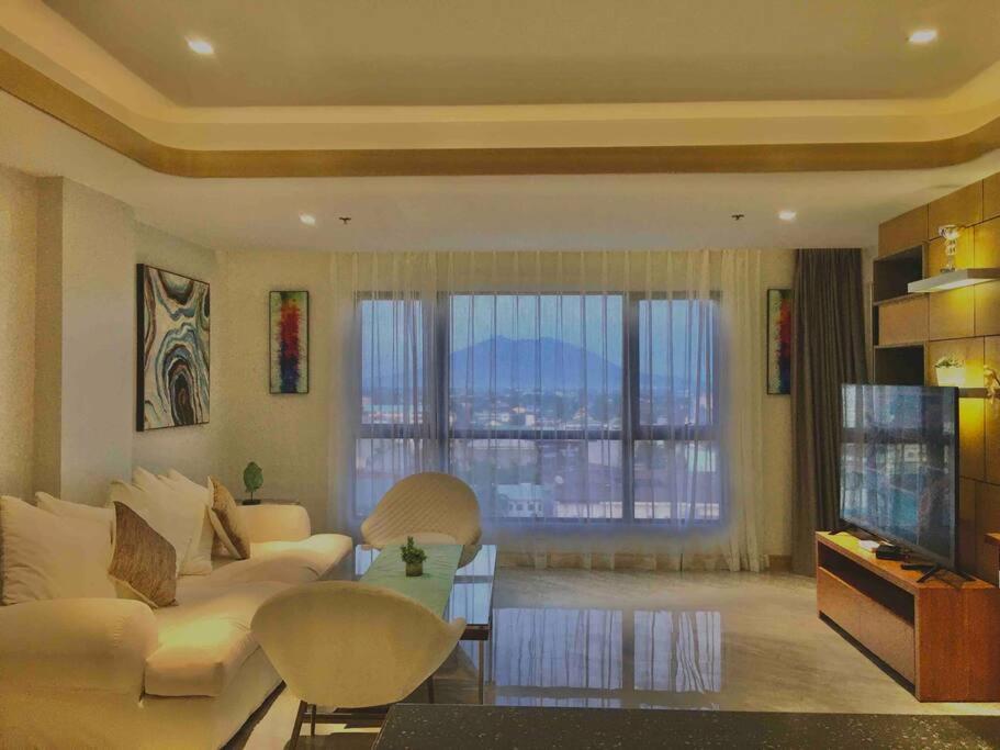 High Class 1br At One Euphoria Apartment Angeles