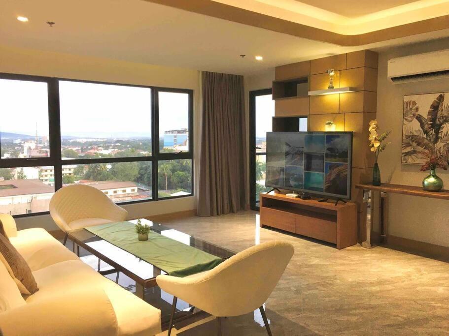 High Class 1br At One Euphoria