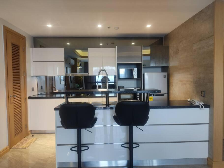 High Class 1br At One Euphoria Apartment *