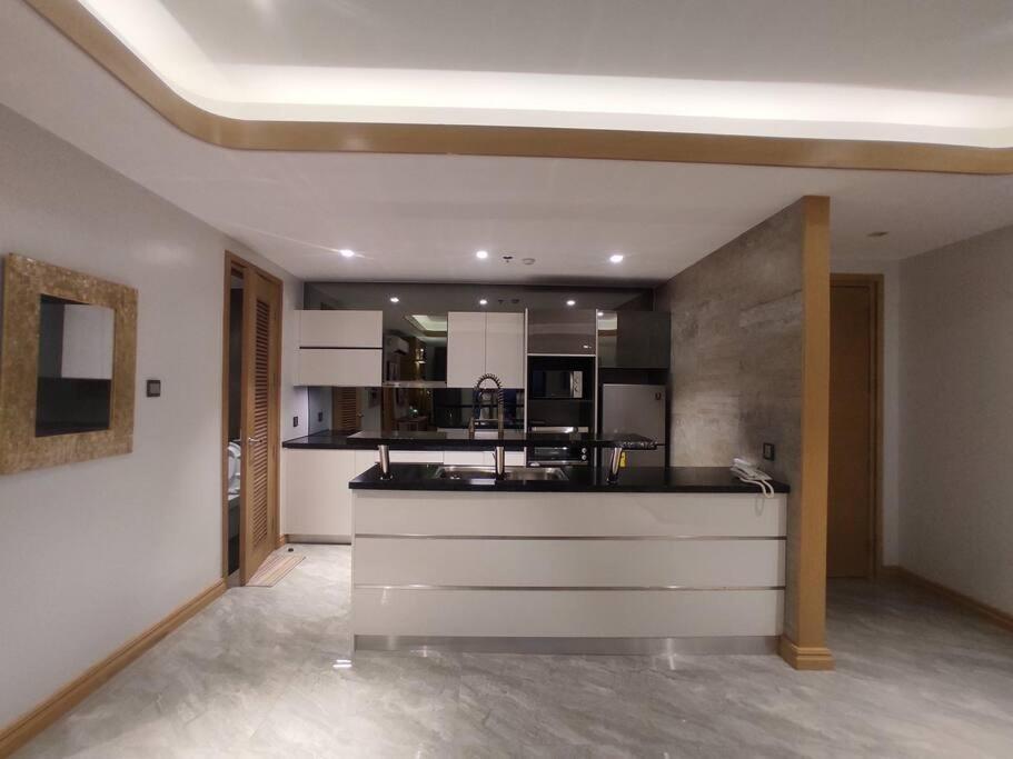 Apartment High Class 1br At One Euphoria Angeles