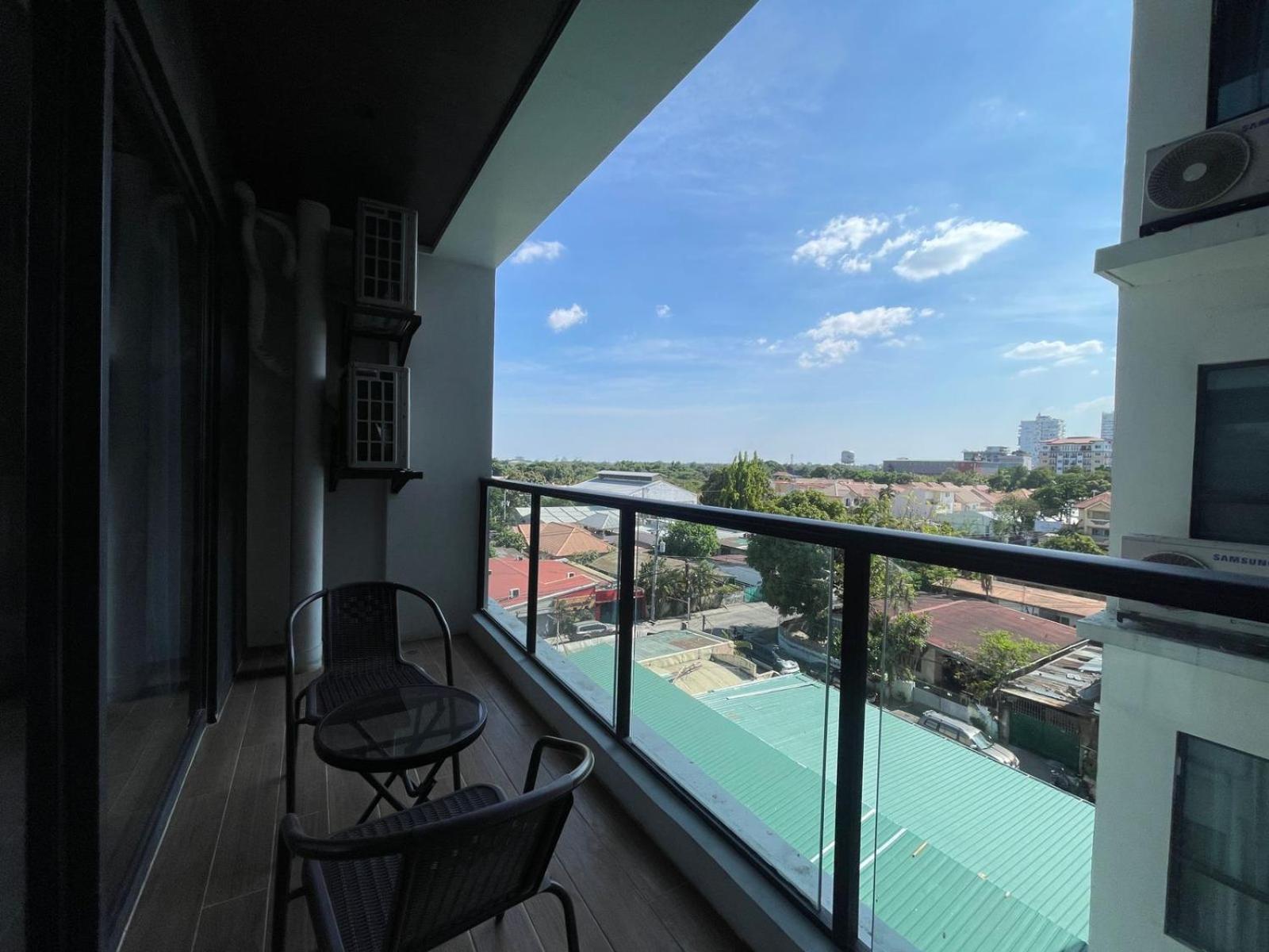 High Class 1br At One Euphoria Apartment *